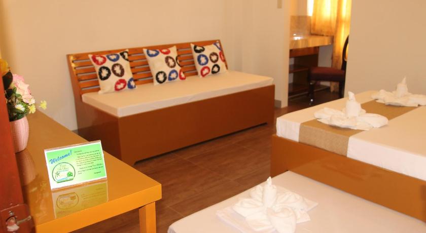 Image of Deluxe Room for 3 People with 3 Single Beds - Non-Smoking 5