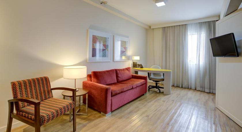 Image of 1 Queen Bed, Suite, Nonsmoking, Upgrade 5