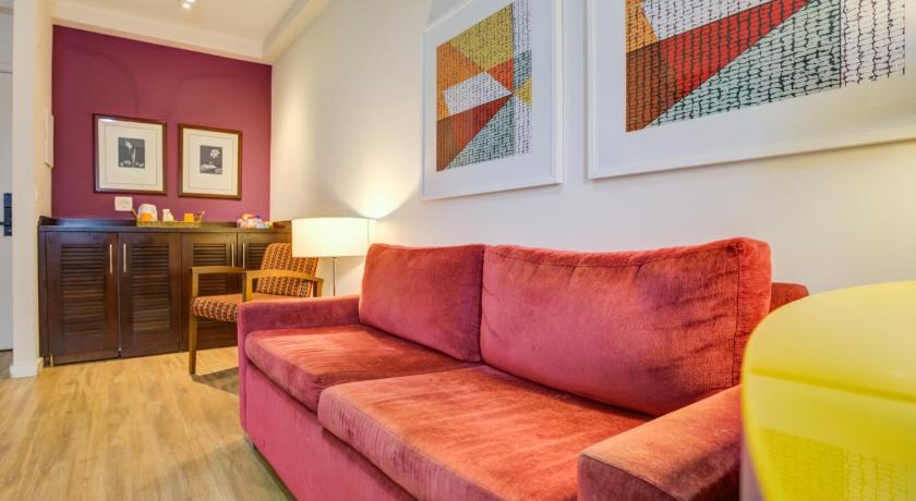 Image of 1 Queen Bed, Suite, Nonsmoking, Upgrade 8