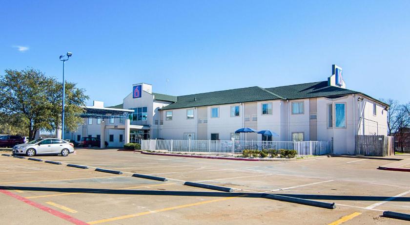 Motel 6-Terrell, TX