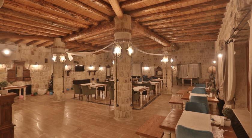 Acropolis Cave Suites