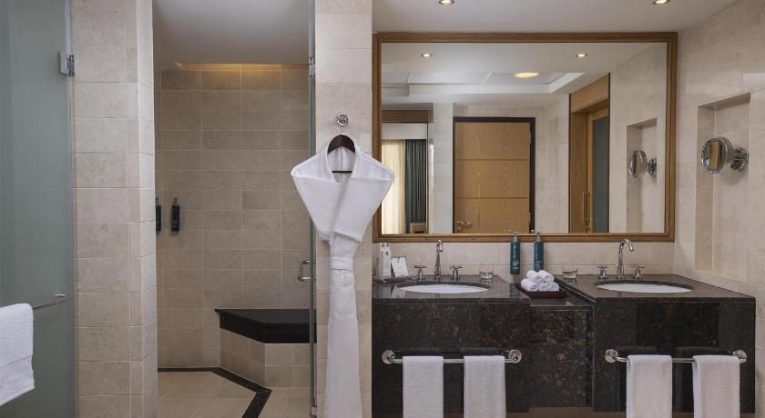 Image of FAMILY CONNECT ROOM WITH SEA VIEW 9