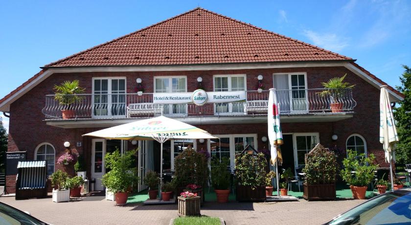 Hotel und Restaurant Rabennest am Schweriner See — Hotel in Raben Steinfeld
