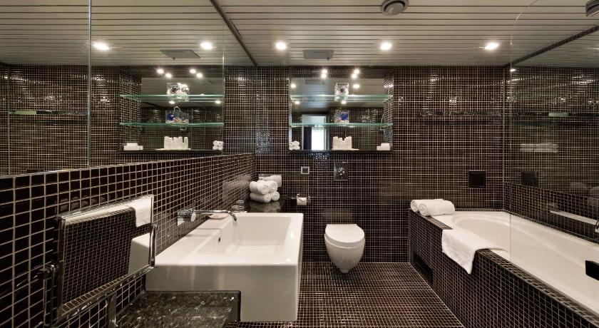 Image of Suite 16