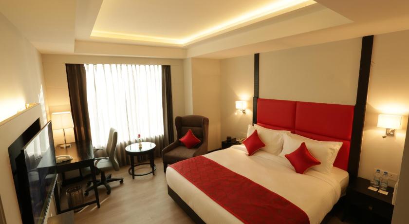 1 King Bed Smoking Room