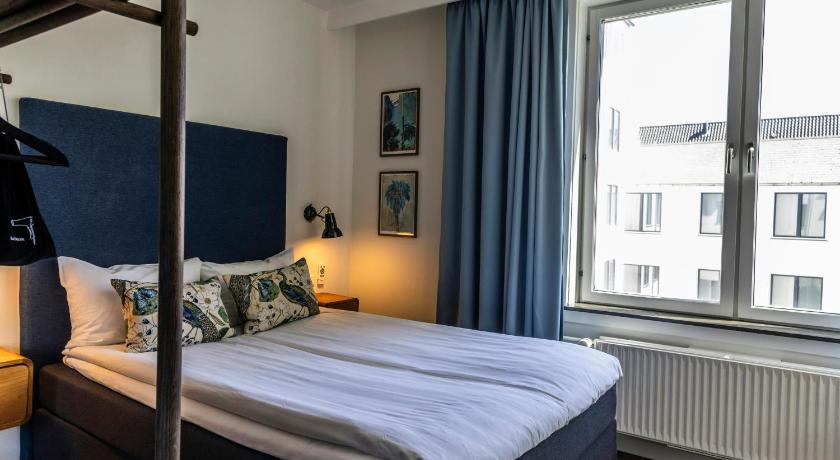 Image of Small Double Room 1