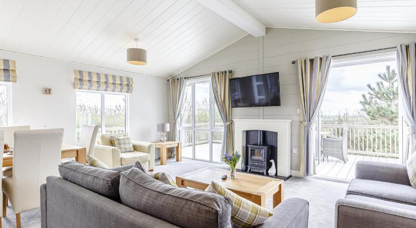 Image of Three-Bedroom Chalet 0