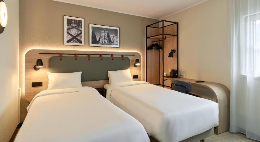 Image of Twin Room 1
