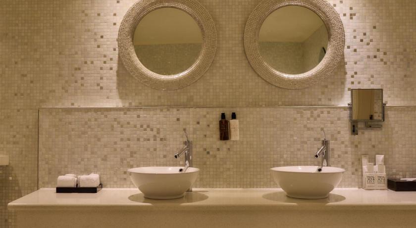 Image of 2 Bedroom Suite 8