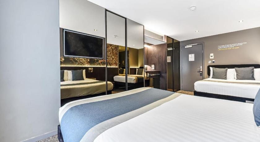 Image of 2 Double Beds 5