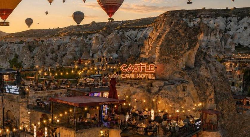 Castle Cave Hotel