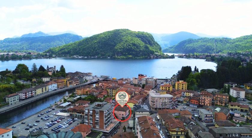 Central Tresa Soggiorna in Italia, vivi il Lago di Lugano e raggiungi facilmente la Svizzera