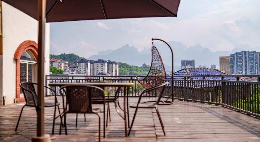 Tianmen Mountain Panorama & Cultural Art Exchange Hostel