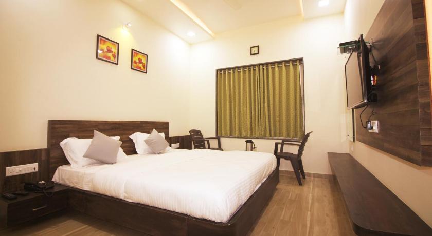 Hotel Vraj Inn photo
