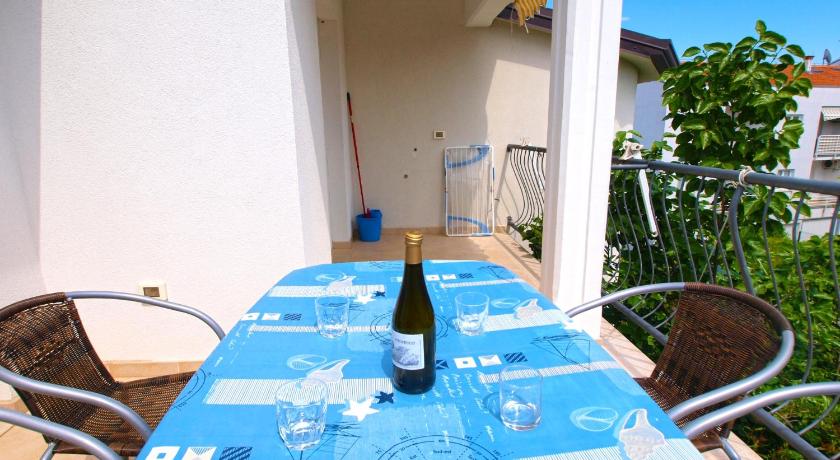 Apartment 1099 - image 25