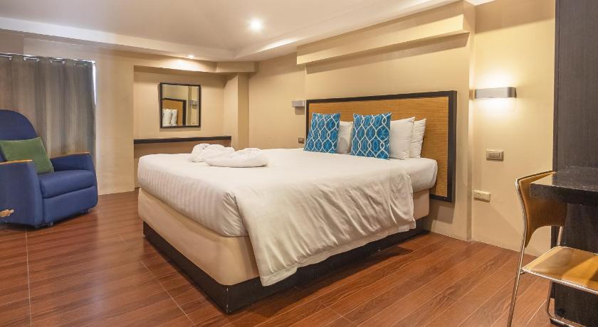 Image of Three-Bedroom Suite 10