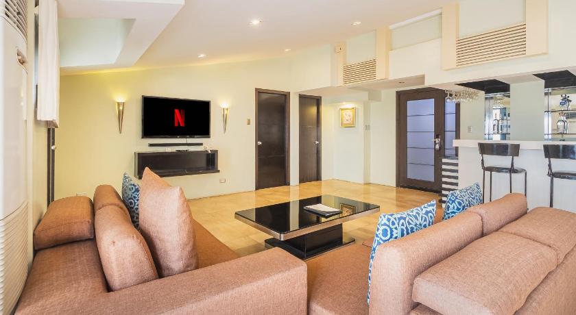 Image of Three-Bedroom Suite 2