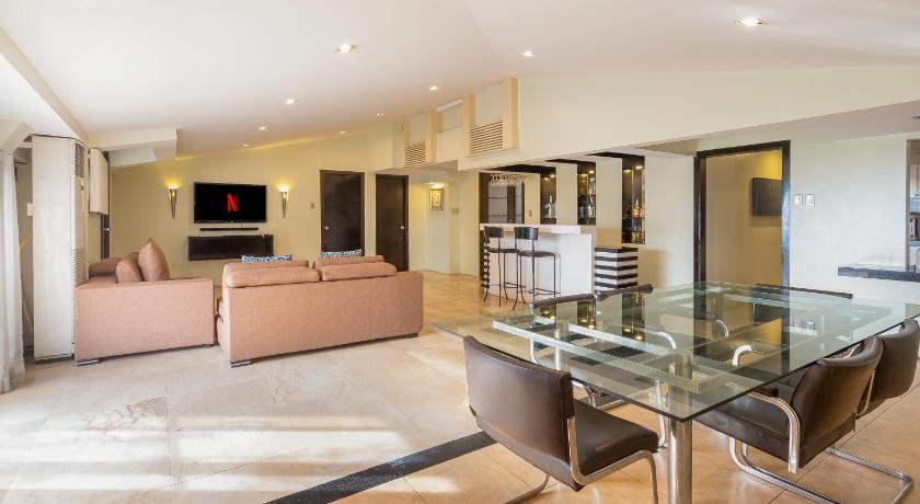 Image of Three-Bedroom Suite 8
