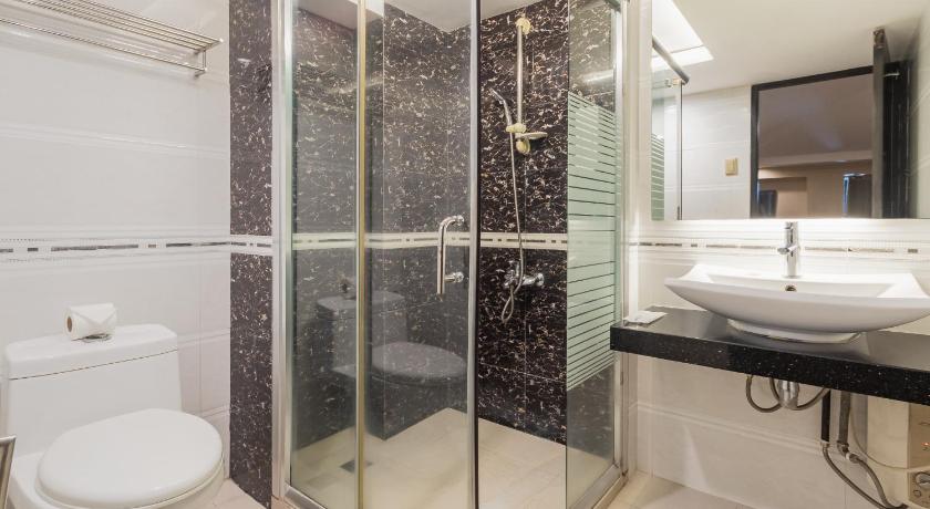 Image of Three-Bedroom Suite 1