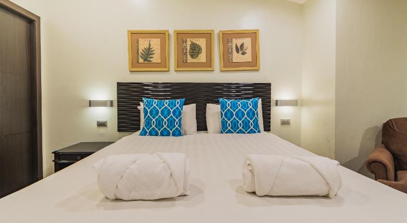 Image of Three-Bedroom Suite 9