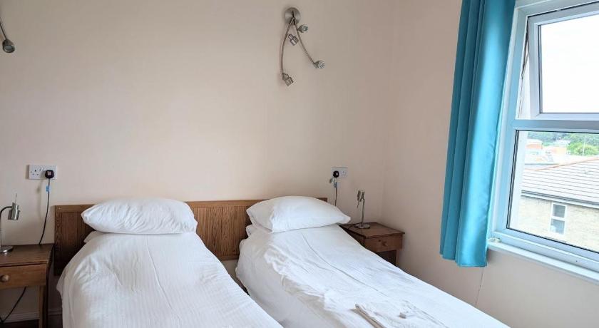 Image of Twin Room 2