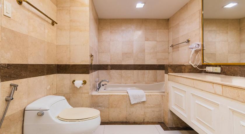 Image of Three-Bedroom Suite 14