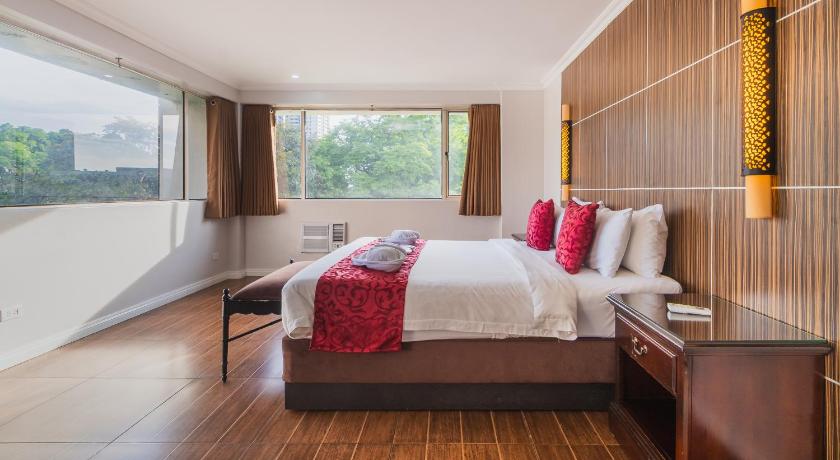Image of Three-Bedroom Suite 4