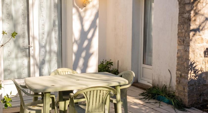 Foto de Maison charmante à Sainte-Marie-de-Ré avec terrasse - Reserva con descuento Agoda