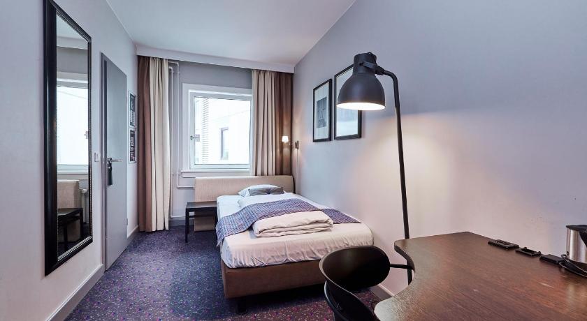 Image of Single Room 10