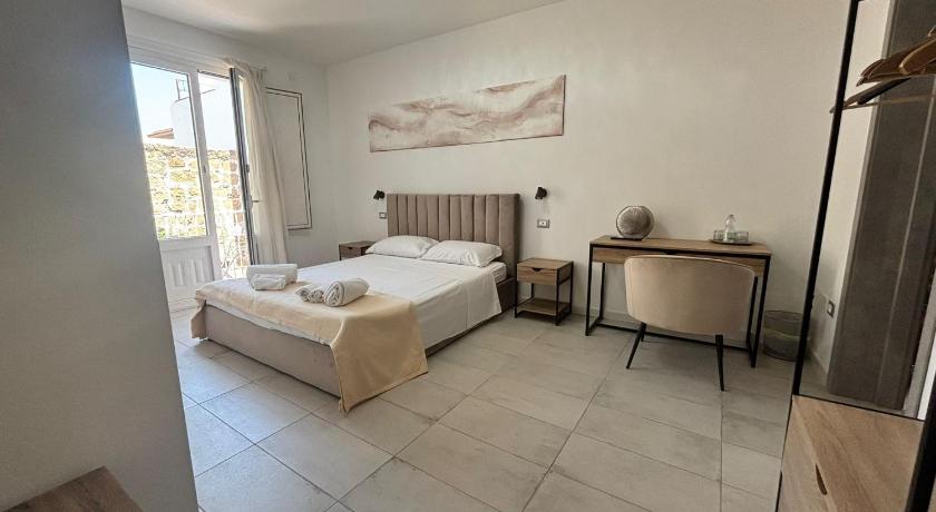 Yllen Rooms - image 2