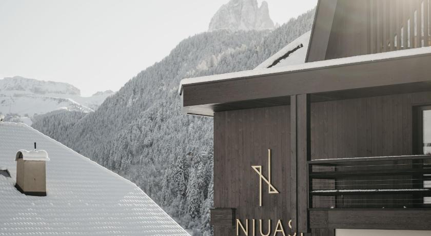 Niuasi Dolomites Panorama