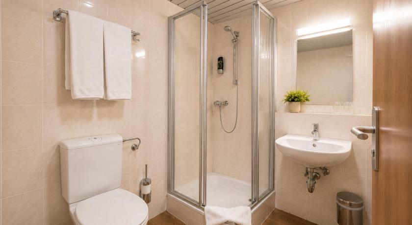 Image of Single Room 6