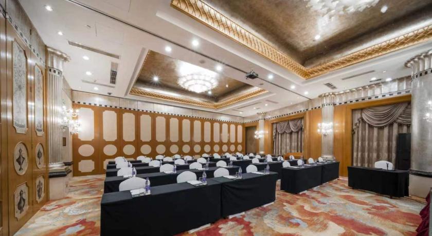 Crowne Plaza Qingdao By IHG - image 42