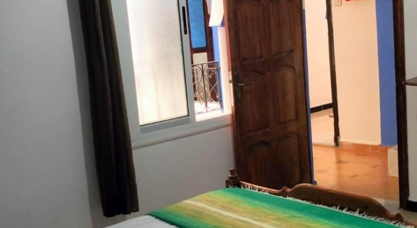 Image of Large Single Room 3