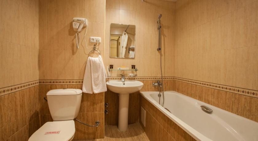 Image of Standard Family Room 2