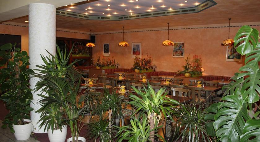 ツィッタウ Hotel Riedel ホテル 外観