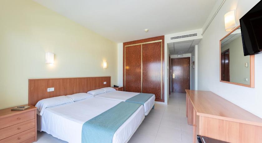 Četrvietīgs numurs (4 pieaugušie) (Quadruple Room (4 Adults)) attēls 1