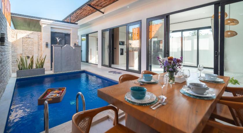 Tampilan Villa Toograss close to Black Sand Beach