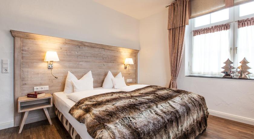 Image of Family Room 1