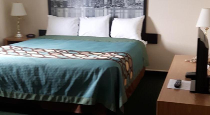 Super 8 By Wyndham Moose Jaw Sk