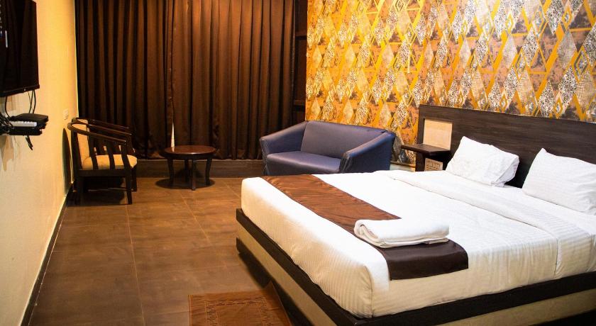 Aira Suites - image 11