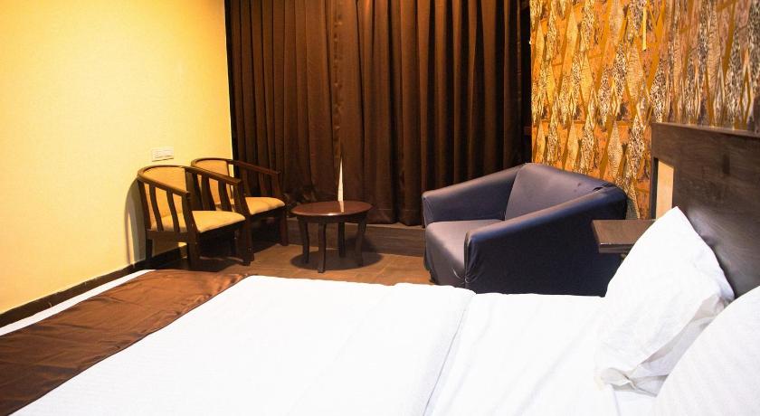 Aira Suites - image 13