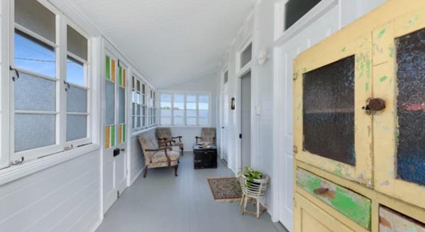 Foto Beach Cottage Upstairs - Booking Diskon Spesial