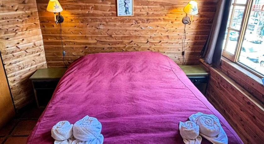Image of Double or Twin Room 9