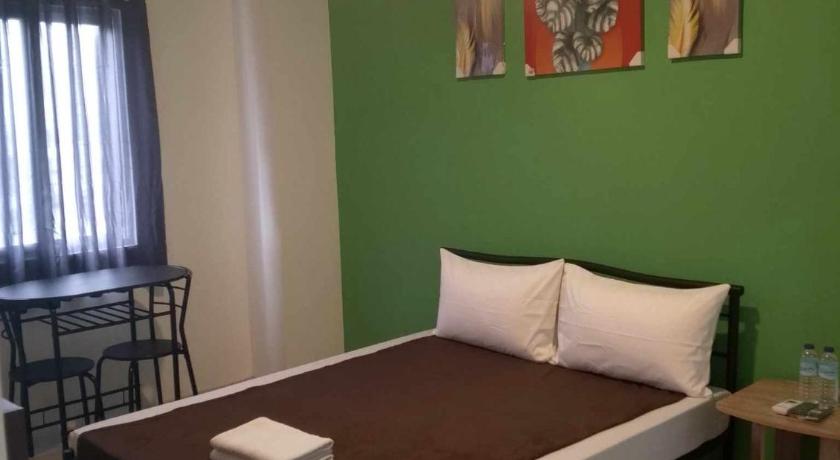 Image of Deluxe Queen Room 0