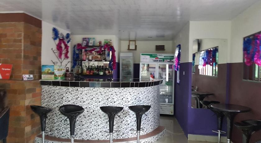 Rugems Executive Lodge - image 6