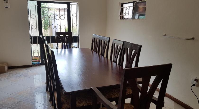 Rugems Executive Lodge - image 14