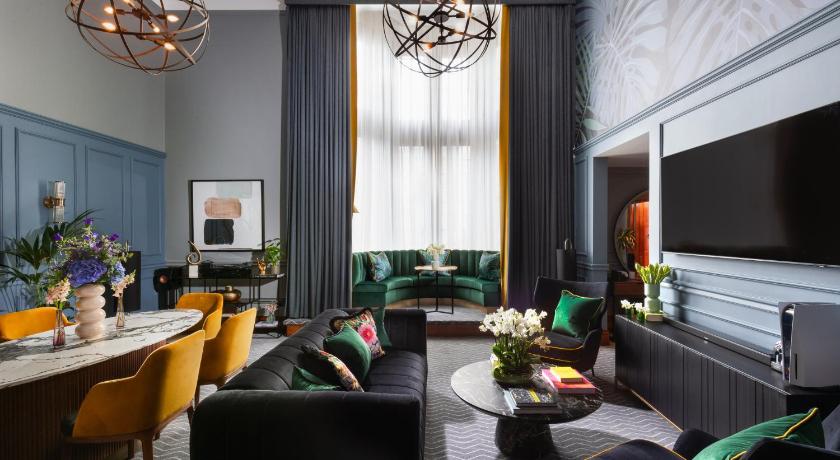 Image of Suite 1