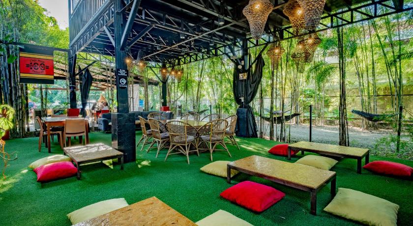 100% Cafe Moto Hostel - image 10
