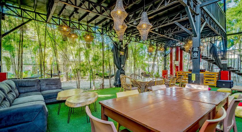 100% Cafe Moto Hostel - image 8